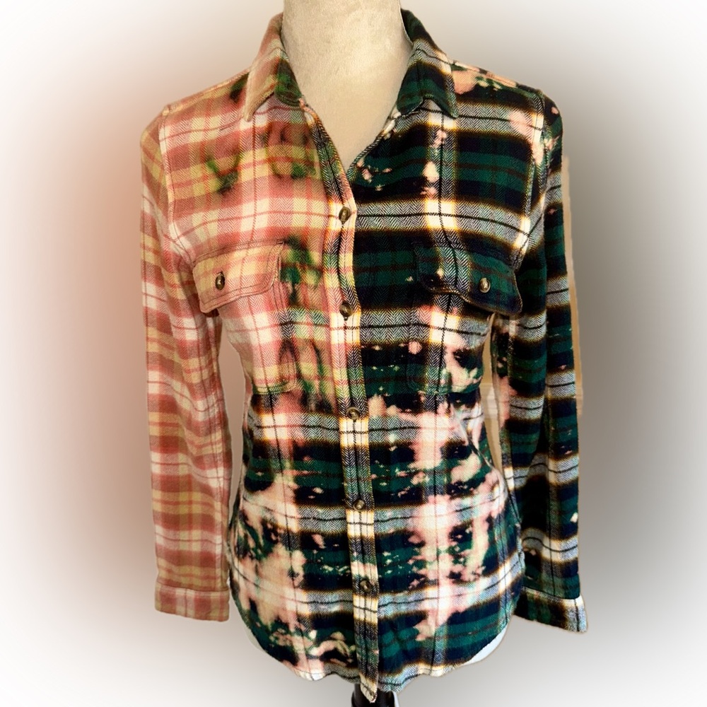 American Eagle Amazingly Soft Bleached Plaid Flannel Button Down Shirt - size Sm